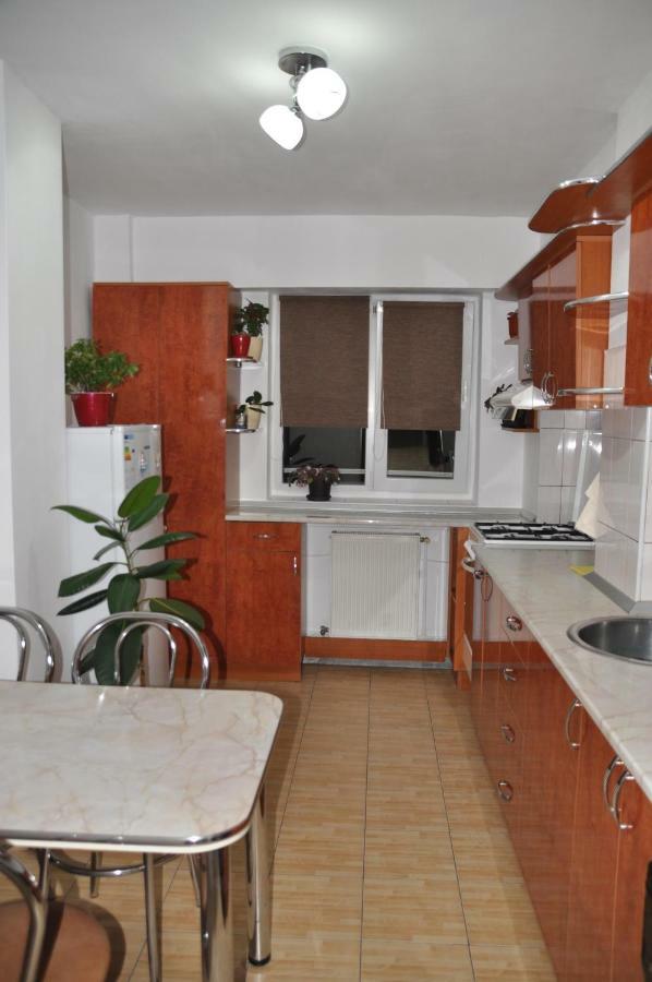 Mario Apartments Resita Eksteriør billede